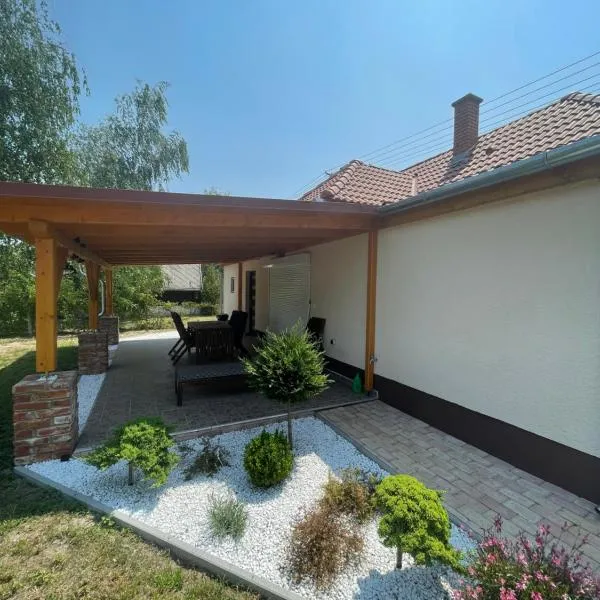 Apartman Sofi Balaton, hotelli kohteessa Balatonmáriafürdő