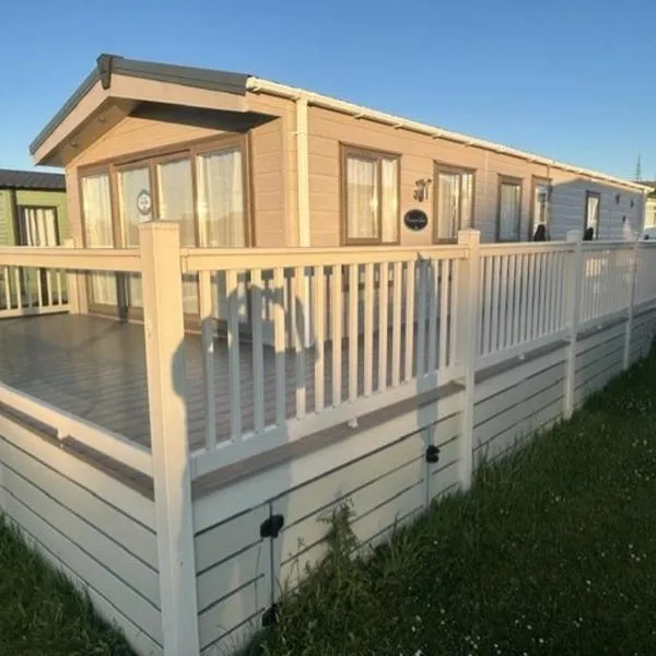 6 berth ideal for edin fringe tattoo etc, hotel in Dunbar