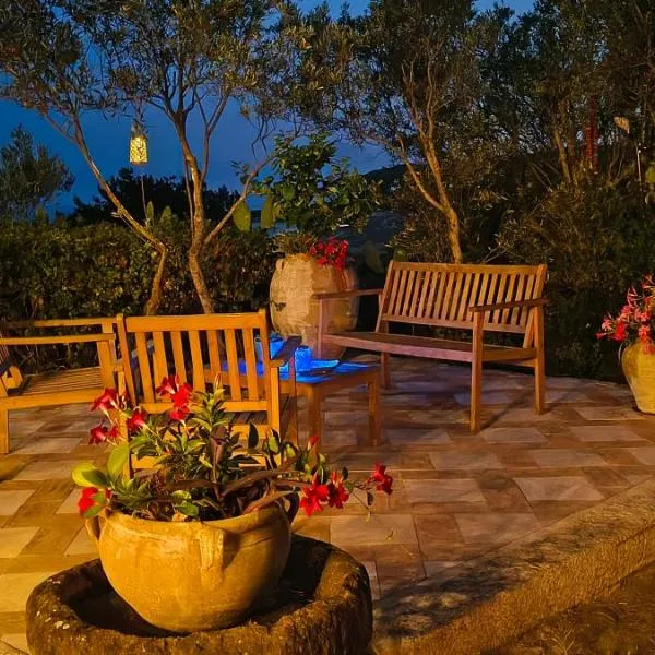 Splendida villa in riva al mare โรงแรมในโอโรเซย