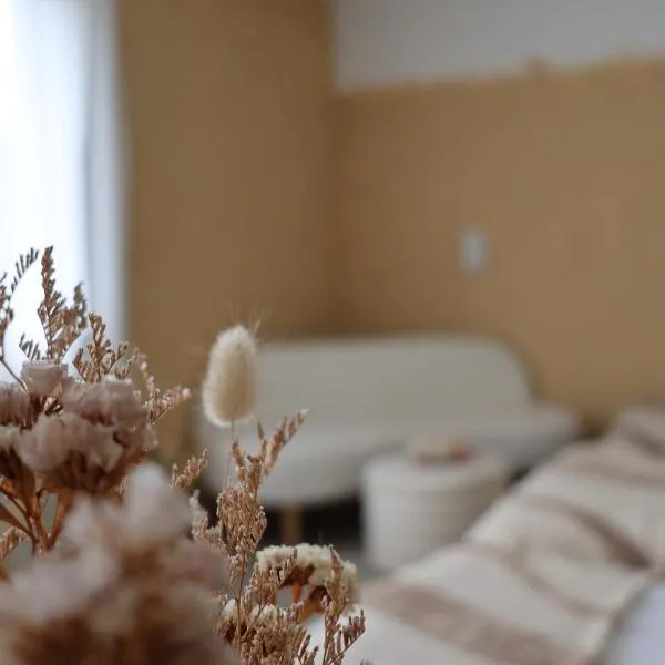Origines Be Holistic, hotel in Brengues