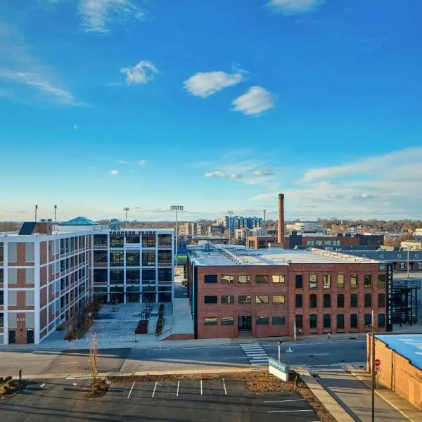 Viesnīca SpringHill Suites by Marriott High Point Downtown pilsētā Haipointa