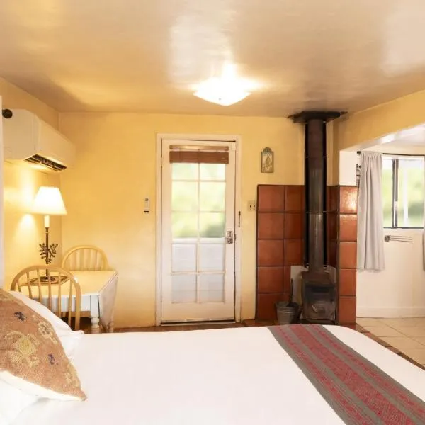 Taos Goji Farm & Eco-Lodge Retreat, hotel a Arroyo Seco