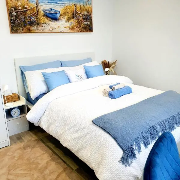 Modern serviced apartment, near Central London, Greenwich, O2, Canary Wharf - FREE Parking, hotell i London