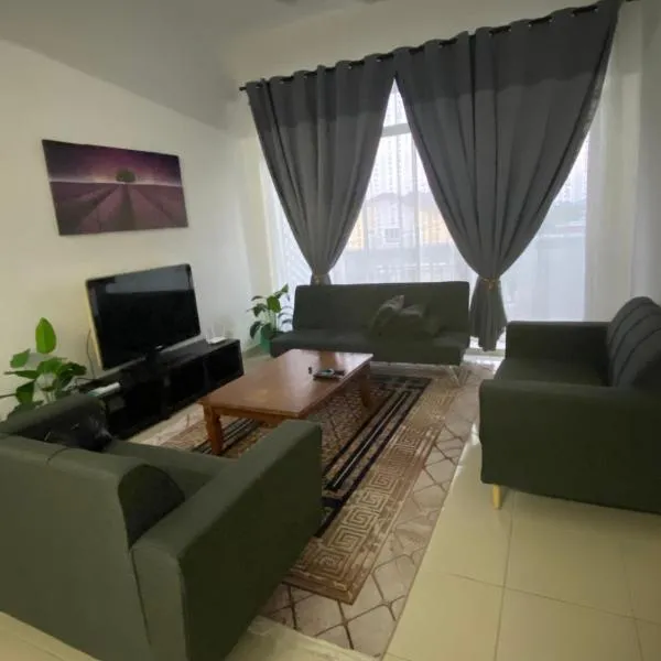 D'Zara Homestay, hotel in Sepang
