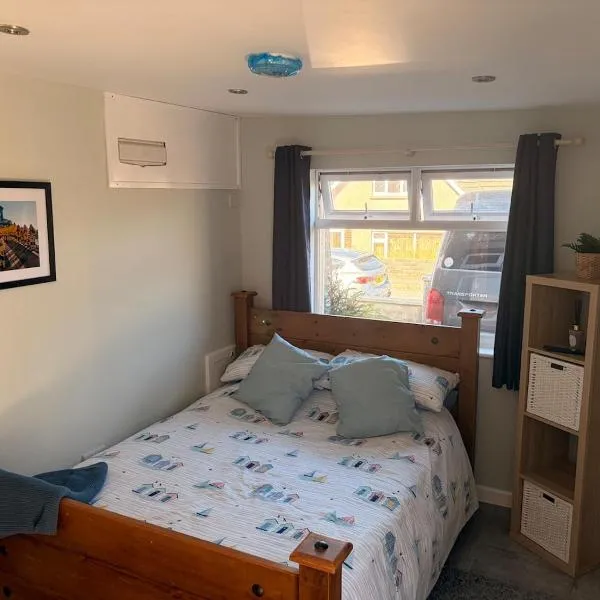 Y Cwtch A beautiful annexe ready for your Tenby break, hotel in Pembrokeshire