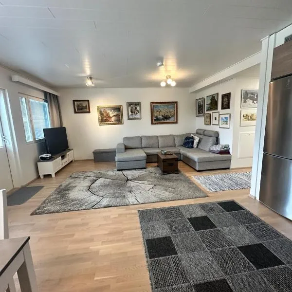 Viesnīca Night Sky - IVALO, Modern apartment in the city center pilsētā Ivalo