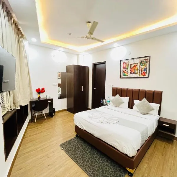 Viesnīca Hotel PP Tower - Near Ghaziabad Railway Station pilsētā Gāzijābāda