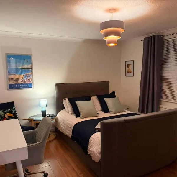 Oceans 7 Beach flat – hotel w mieście Canford Cliffs