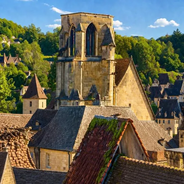 FRANRÉAL, 4 Appartements Climatisés, hotel in Sarlat-la-Canéda