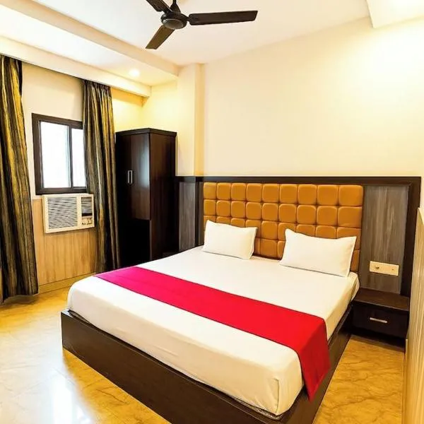 Hotel City Star، فندق في Rewa