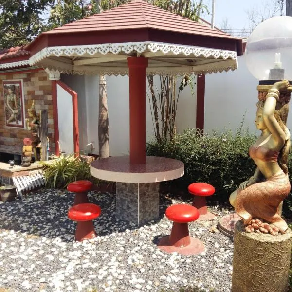 Rerawadi Resort, hotel v destinaci Khun Han