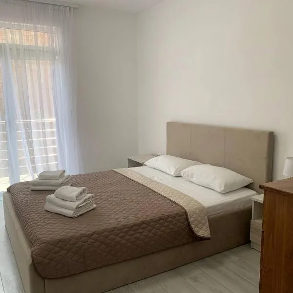 Apartment Domovik Кирила і Мефодія 11 2, hotel en Mukácheve