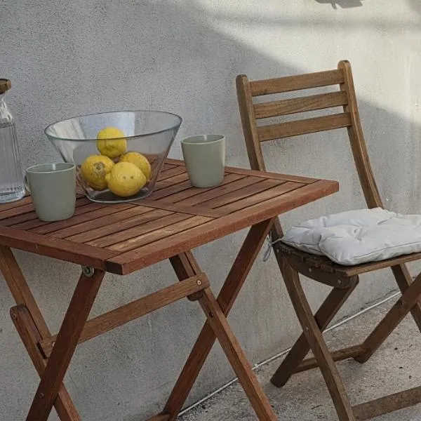 Apartman Tino, hotel in Žrnovo