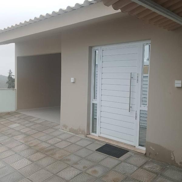 Residência completa e com garagem