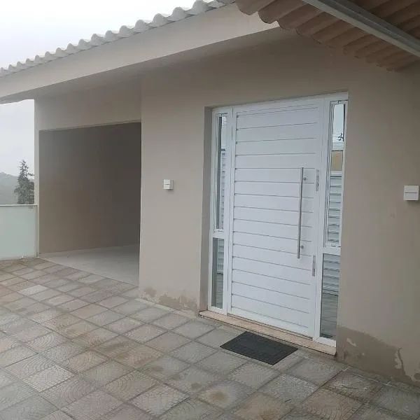 Garanhuns में, होटल Residência completa e com garagem