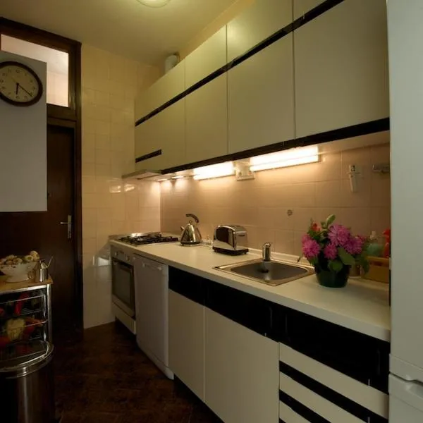 Dalmatian Stone House: Baška Voda şehrinde bir otel