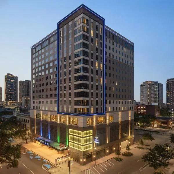Holiday Inn Express Houston Downtown by IHG, hotel di Houston