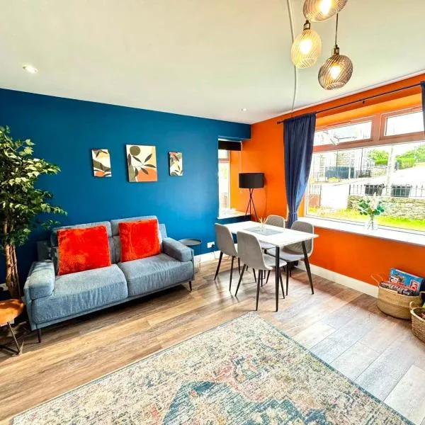 Aberdeen Airport Cozy Apartment - 3BR - 5Beds Sleeps 5 with Free Parking and Fast Wi-Fi – hotel w Aberdeen