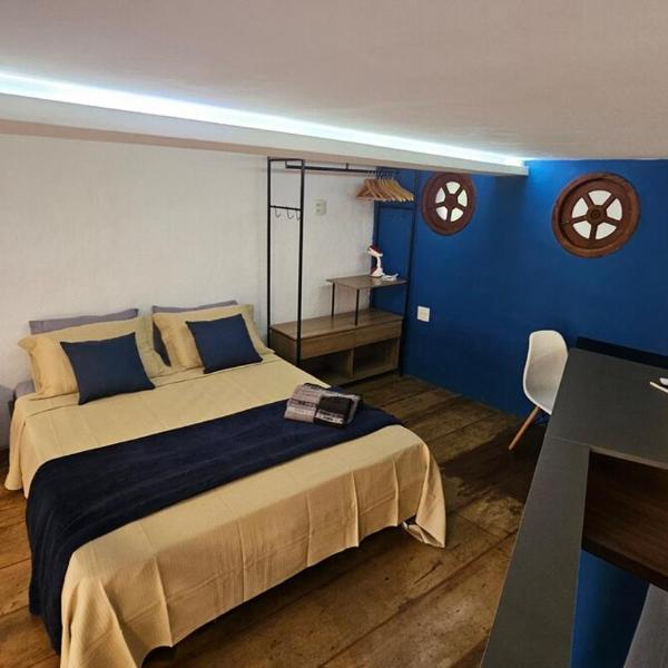 Loft com churrasqueira, rede, chuveirão e lavanderia - Praça movimentada, bonde a 10m