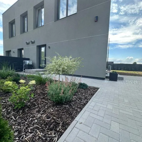 Raudondvaris holiday home, hotel in Raudondvaris