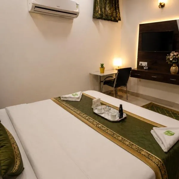 Hotel Urban Stay - By Silver Hospitality photo 2