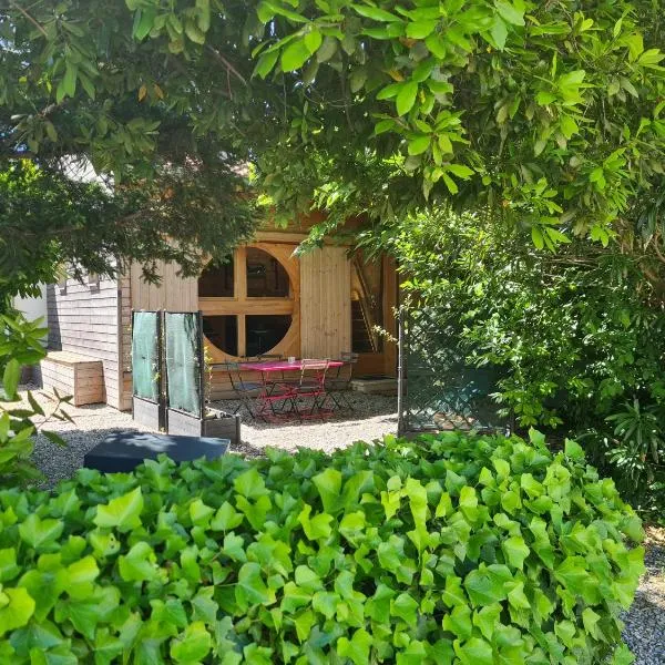 Tiny Isle, hotel en LʼIsle-sur-la-Sorgue