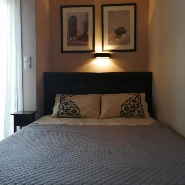 ROMA studio Loutraki، فندق في لوتراكي
