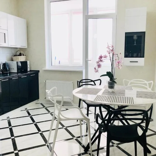 Стильная квартира в современном комплексе Альтаир, hotel a Odessa