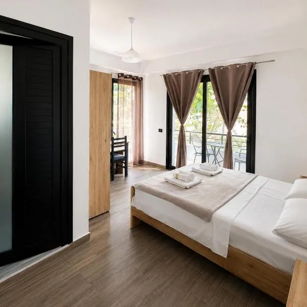Lungomare private rooms, hotel in Vlorë