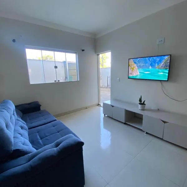 Apartamento terreo com quintal individual: Patos de Minas'ta bir otel