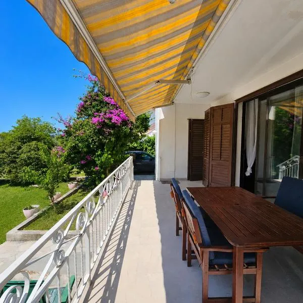Nora – hotel w mieście Kaštela