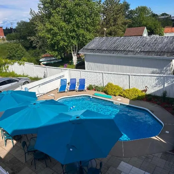 Hôtel Auberge St-Félicien, hotel em Saint-Félicien