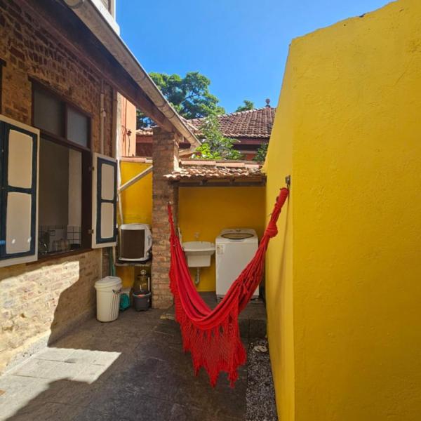 Loft com churrasqueira, rede, chuveirão e lavanderia - Praça movimentada, bonde a 10m - Foto 5