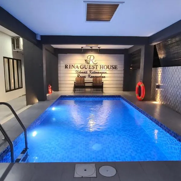 RINA HOMESTAY Kemaman، فندق في Cukai