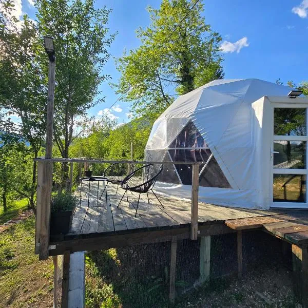 Kamp Glamp Plivska Oaza、ヤイツェのホテル