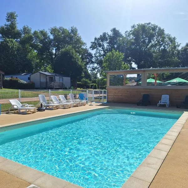 Camping des Papillons, hotel in Lalizolle