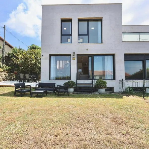 Noteliving - Cueto Garden House, hotel in Santander