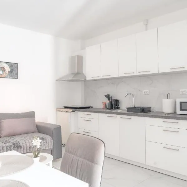 Nora Apartments, hotel in Jagodina