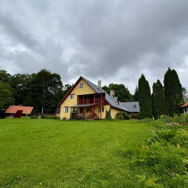 Rõuge Suurjärve Külalistemaja โรงแรมในRõuge