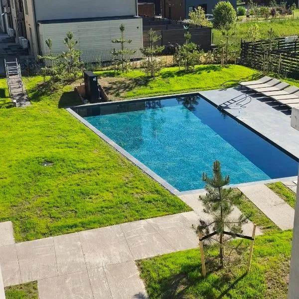 Apartamentai Green Eden, מלון בפלאנגה