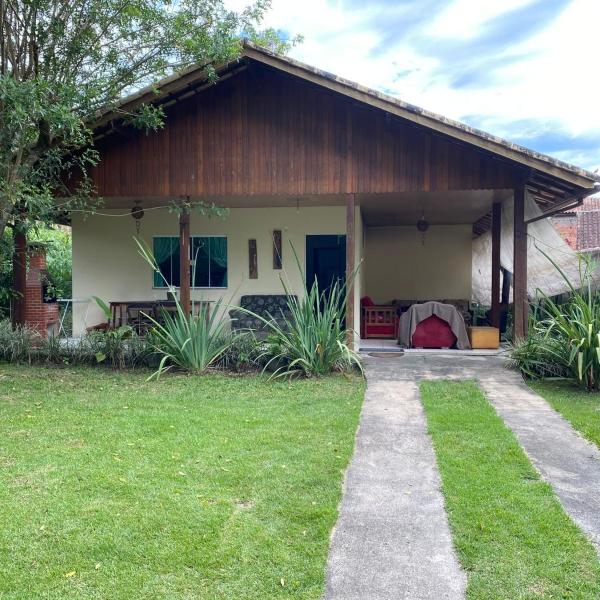 Lumiar casa solar churrasqueira com 3 quartos sendo um suíte arejada, jardim a 700m do centro