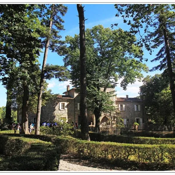 Domaine de Saint Charles, hotel v destinaci Les Plans
