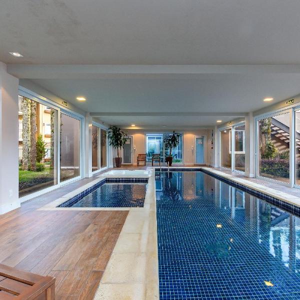 Belíssimo Apto com lareira e piscina aquecida! - Foto 2