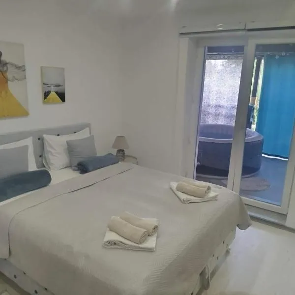 Apt Amor, hotel a Bihać