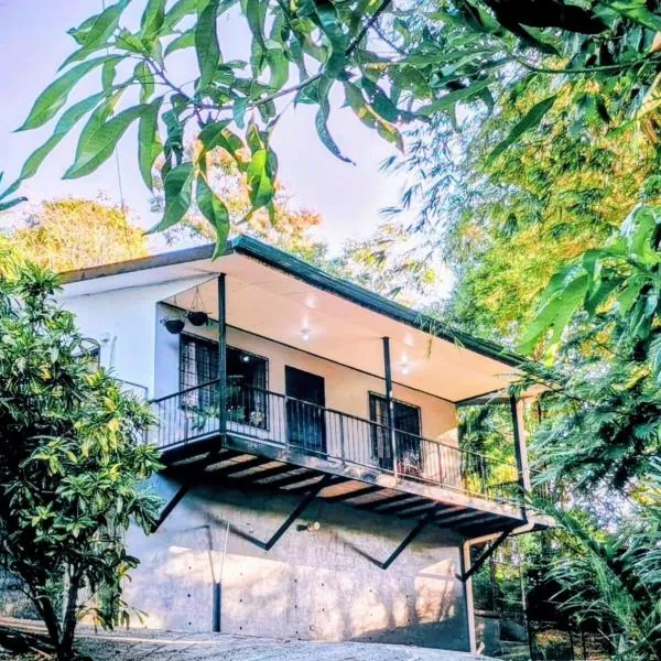 Casa Emma Quepos, отель в городе Кепос