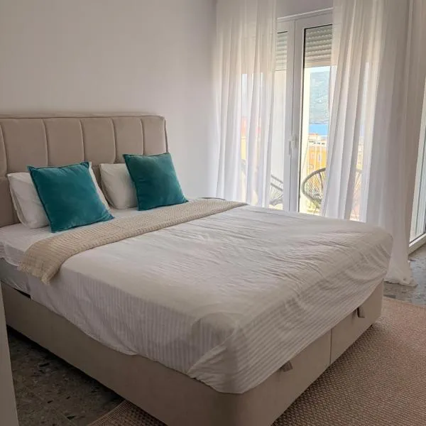 Castelnuovo Apartments, khách sạn ở Ðenovići