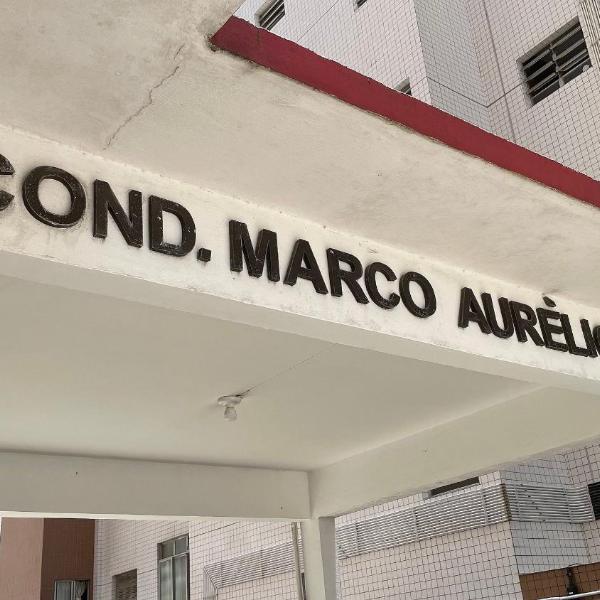 Book Santos Marco Aurelio - Frente à praia do José Menino