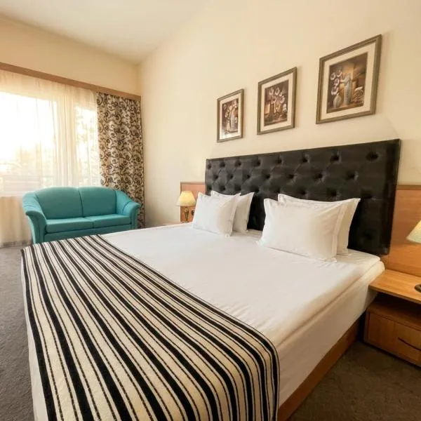 Lotus Family Hotel - Free Parking, hotel in Sunny Beach