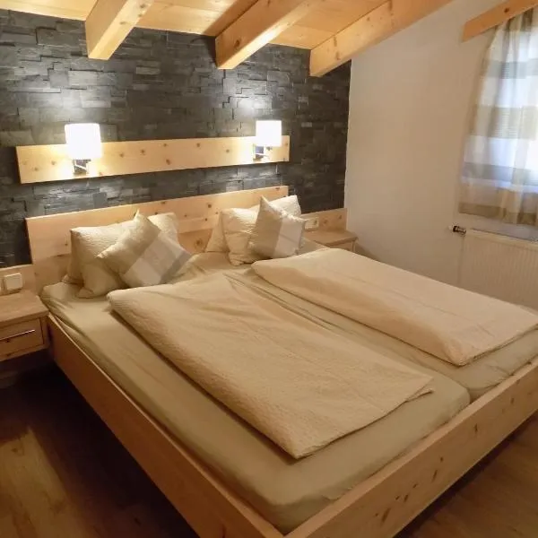 Appartements Obergollerhof, hotel v destinaci Assling
