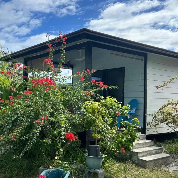 LE FARE BLEU ITI Bungalow climatisé en bord de lagon à Tiputa Rangiroa - Demi-pension & vélos gratuits, хотел в Rangiroa